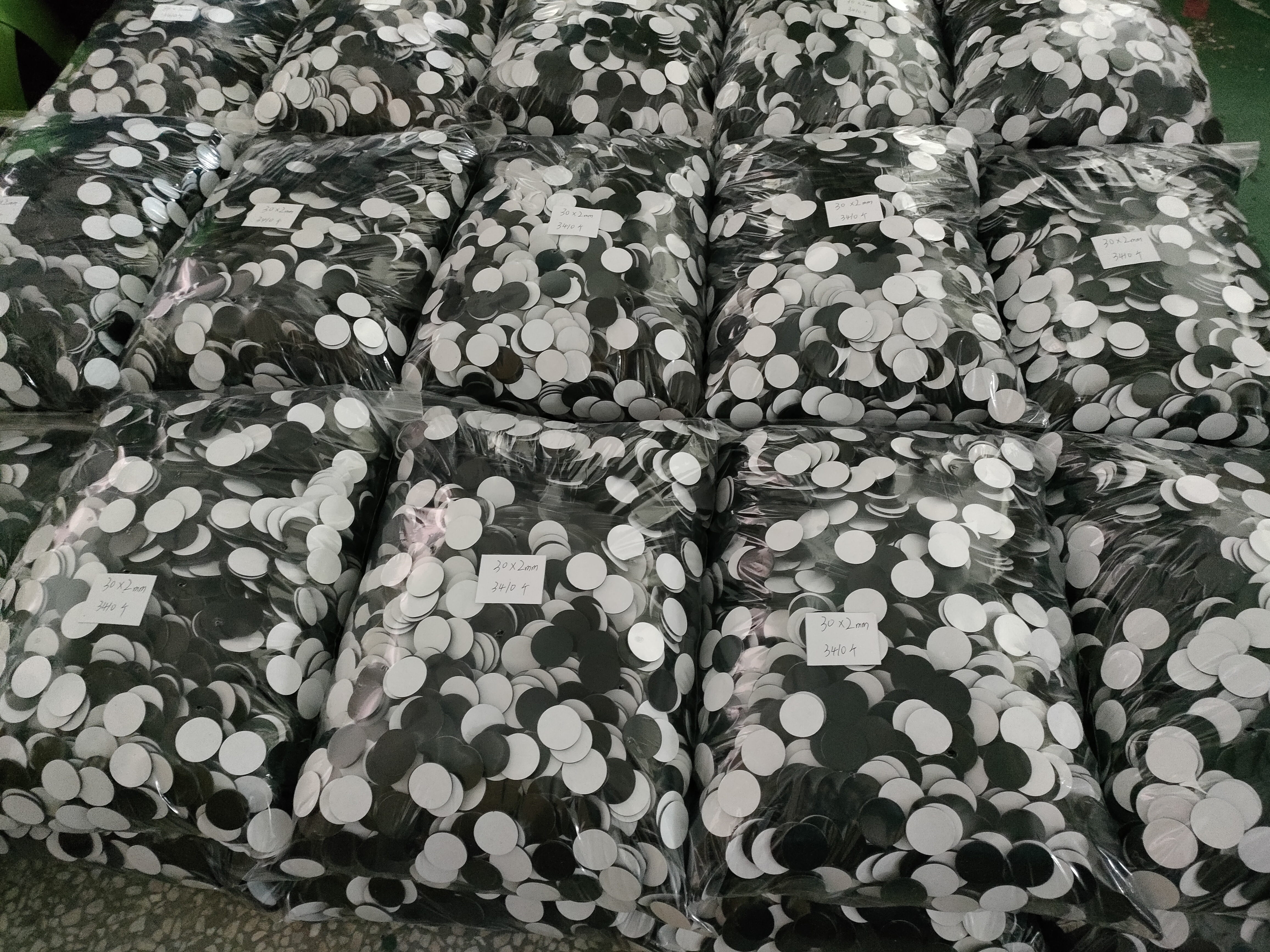 	自粘背膠橡膠墊片 大量現(xiàn)貨